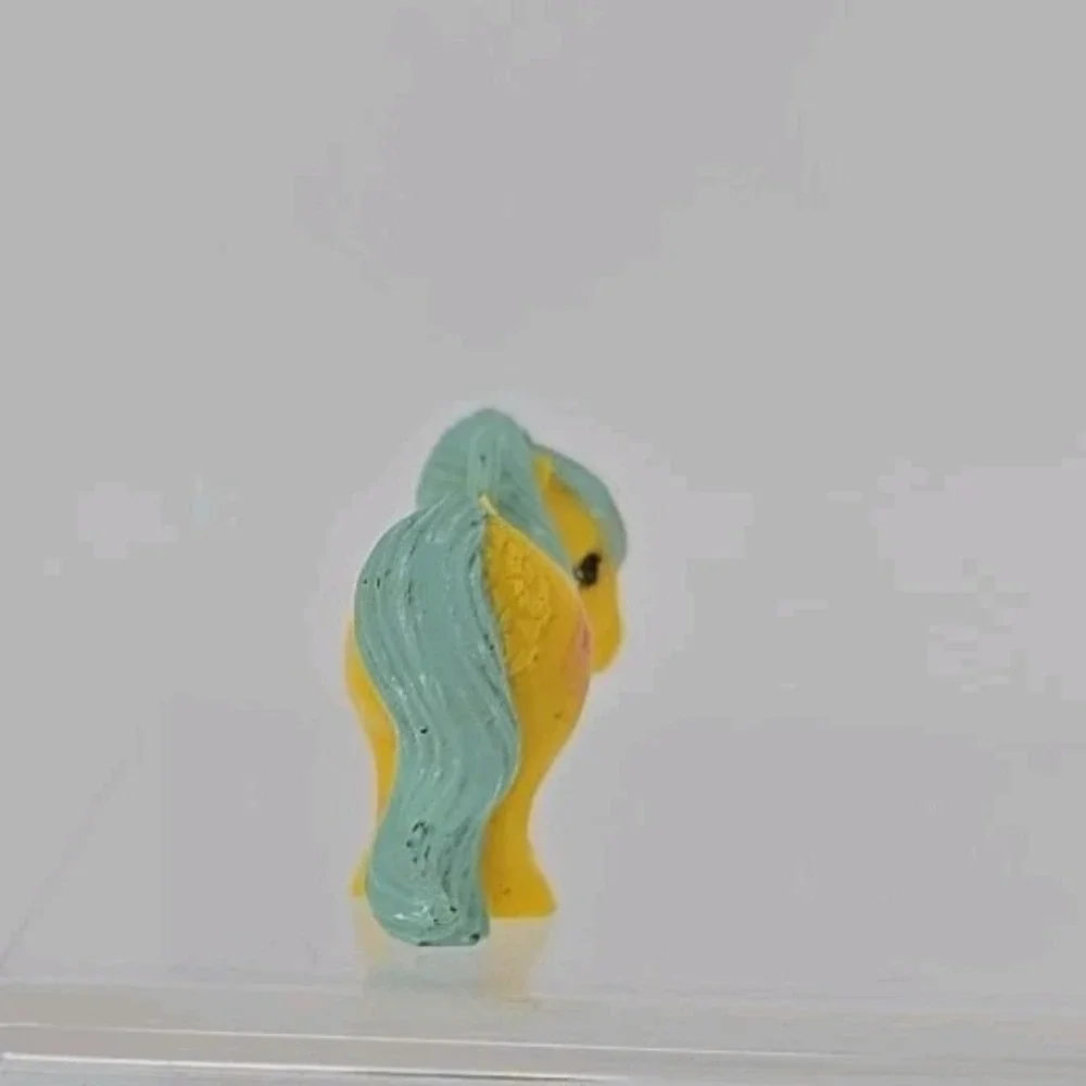 Vintage My Little‎ Pony Hasbro Horse Necklace Pendant Fair Play Yellow & Aqua